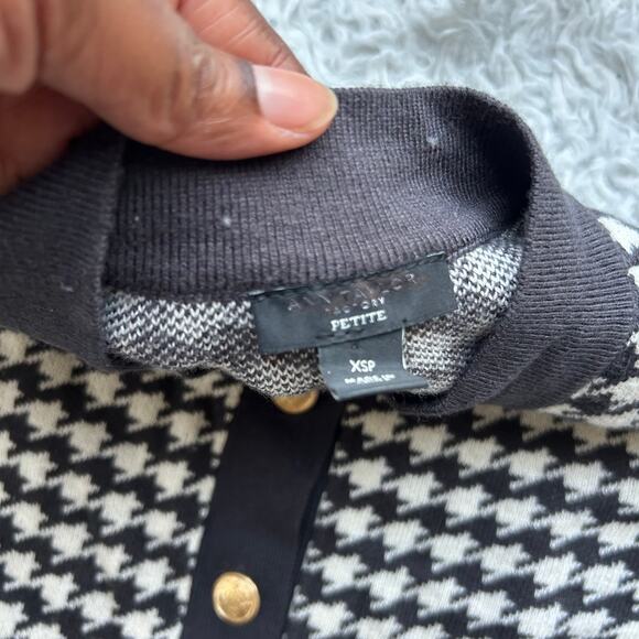 Ann Taylor Factory Petite Gray and White Houndstooth Cardigan Size XS - Picture 9 of 10